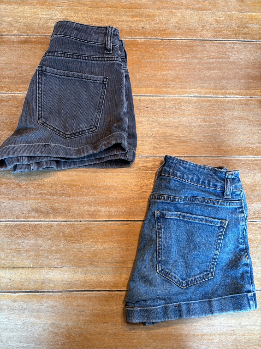 PacSun Black and blue High-Rise Rolled Hem Denim Shorts NWOT